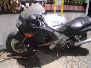 François est passé dire au revoir avant de partir faire 6 mois de moto autour du monde (pas avec celle-là ;-) ) 