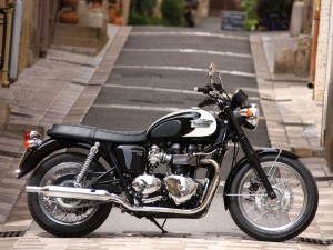 Triumph-BonnevilleT100c