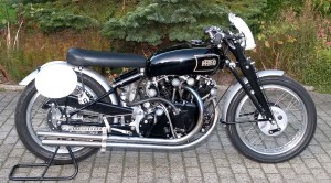 1024px-VINCENT_Black_Lightning