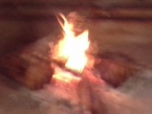 Maintenant, elle voit le feu d'une drôle de façon!