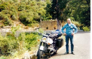 ced 4tour de la Corse en 3 semaines avec madame en 99.BMW R100S de 77