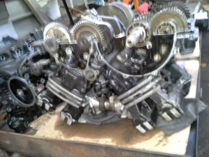 Un moteur de V-Max ouvert, vous ne verrez pas ça tous les jours...