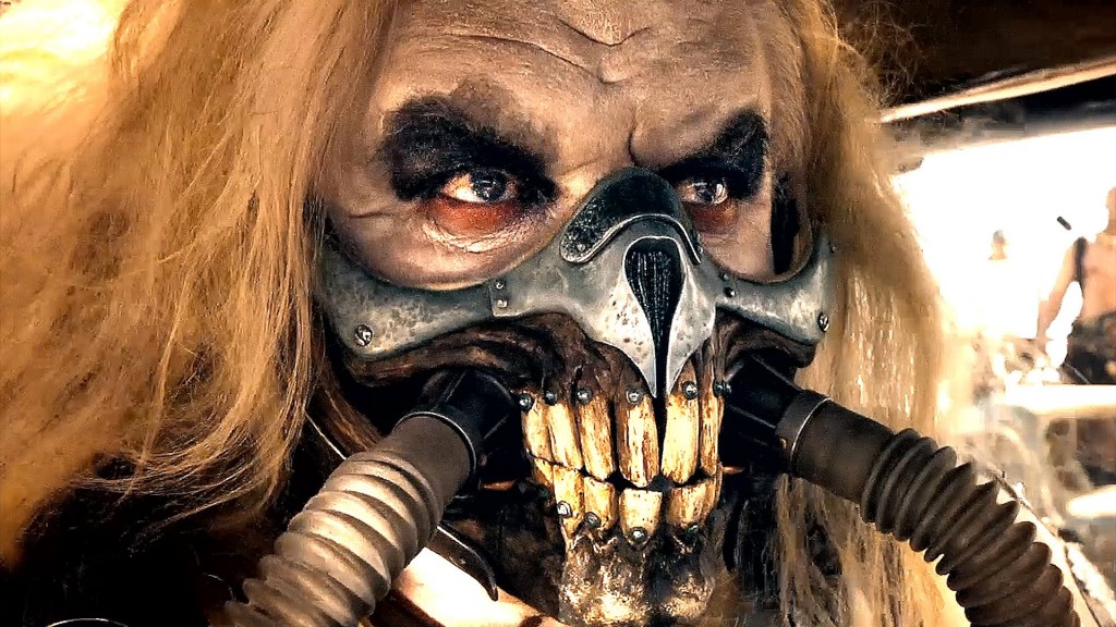 ImmortanJoe, un gars motivé qui a l amême coiffure que moi et aime bien les masques, lui aussi