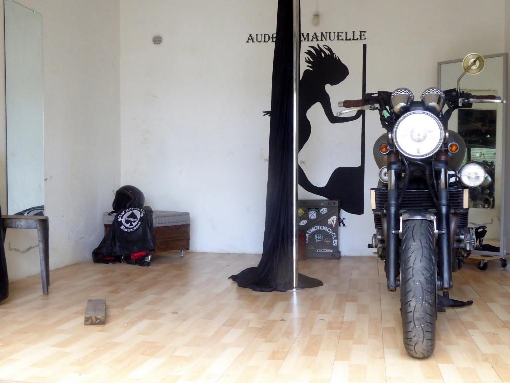 Merci à ma chérie de nous avoir laissé envahir le studio que je lui ai réalisé de mes mains.